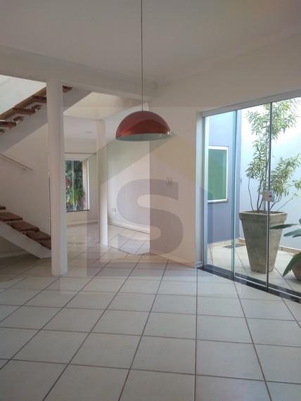 Casa à venda com 3 quartos, 250m² - Foto 6