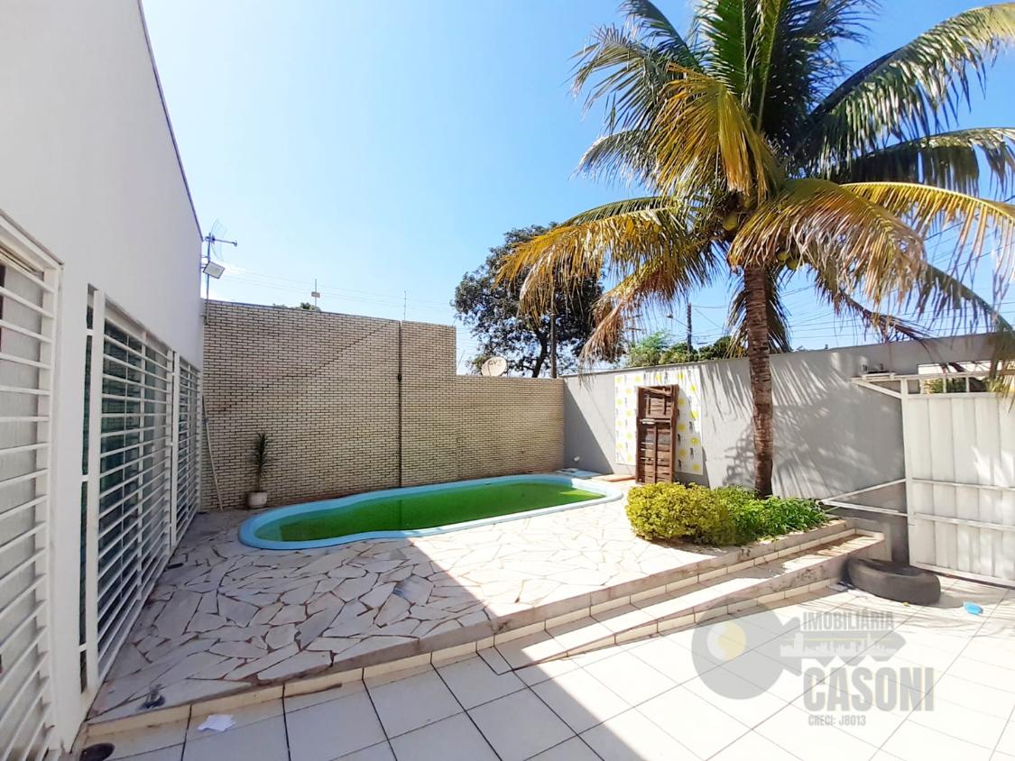 Casa à venda com 2 quartos, 300m² - Foto 3