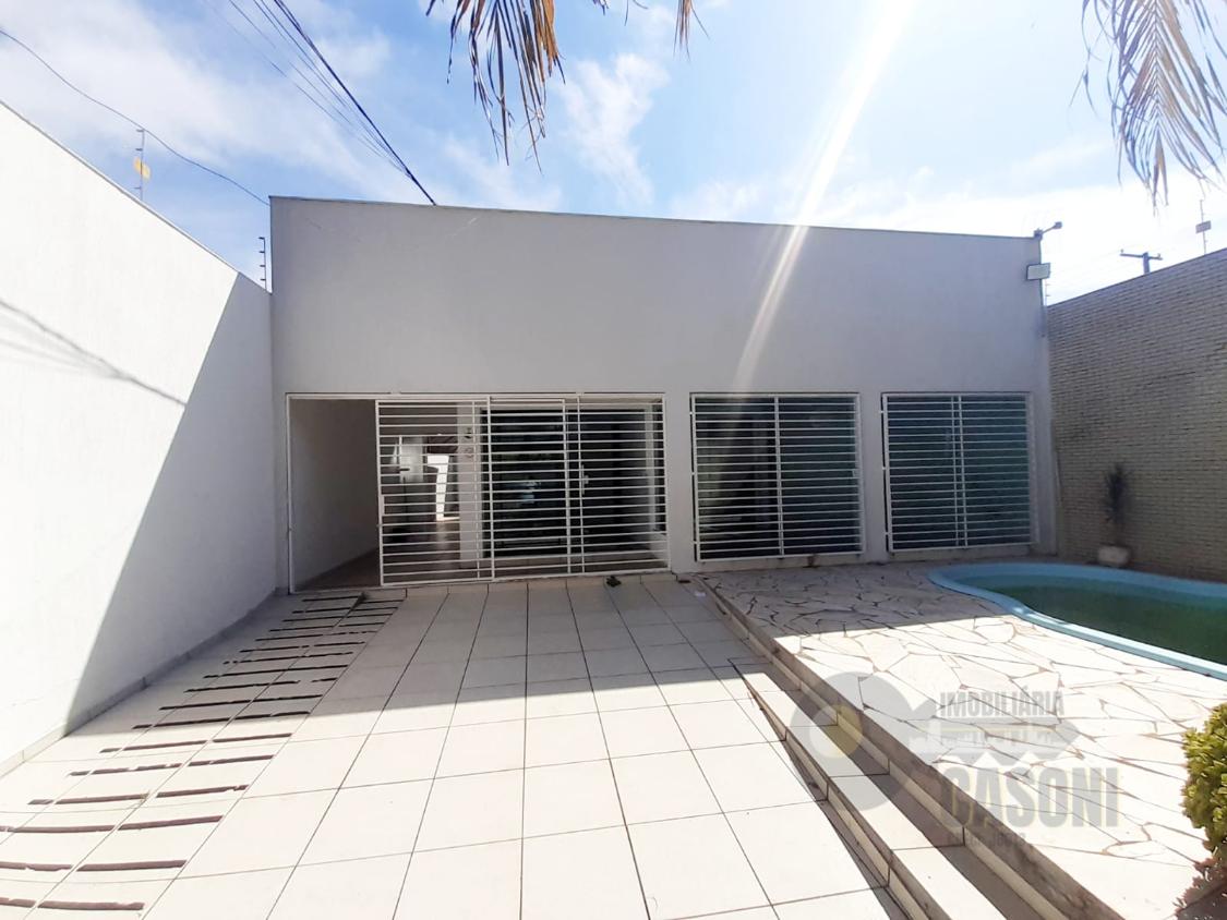 Casa à venda com 2 quartos, 300m² - Foto 1