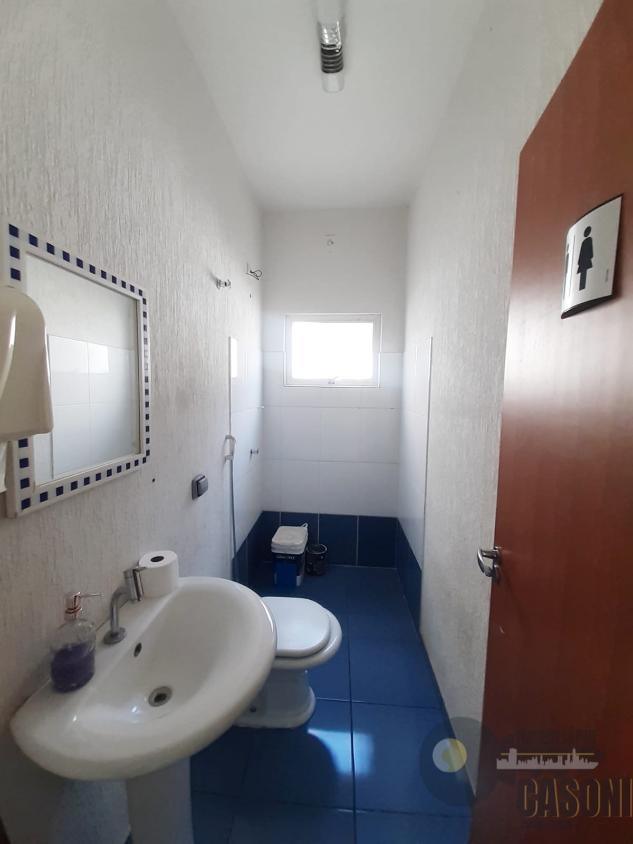 Casa à venda com 2 quartos, 300m² - Foto 7