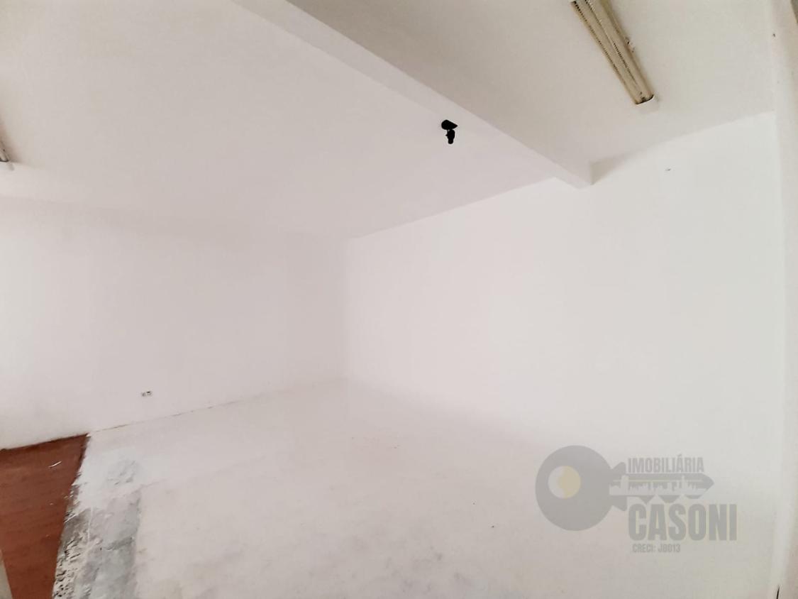 Casa à venda com 2 quartos, 300m² - Foto 8