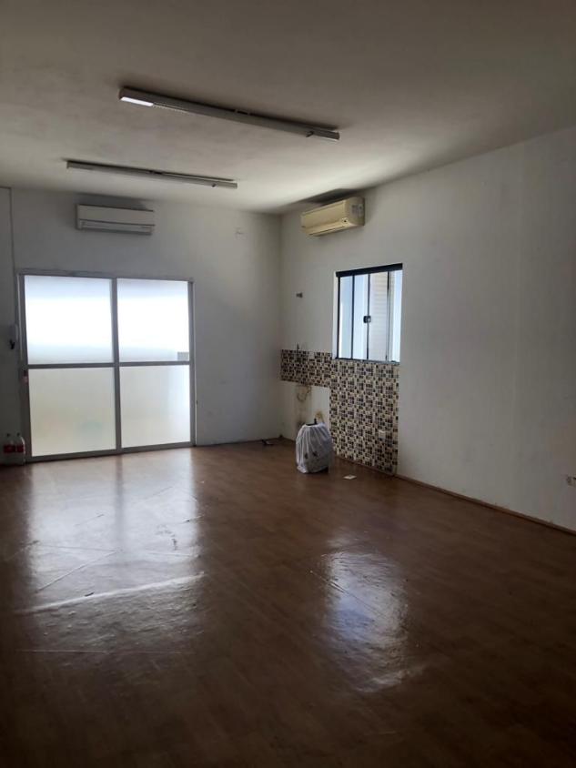 Casa à venda com 2 quartos, 300m² - Foto 6