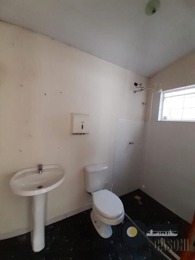 Casa à venda com 2 quartos, 300m² - Foto 17