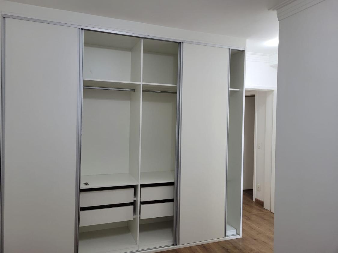 Apartamento à venda com 3 quartos, 119m² - Foto 4