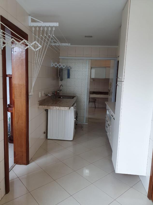 Apartamento para alugar com 4 quartos, 234m² - Foto 4