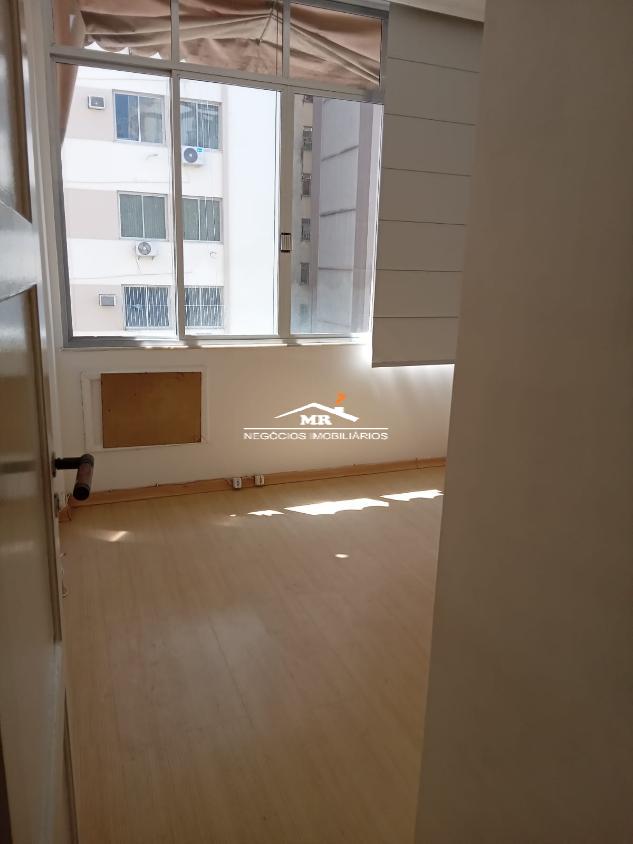 Apartamento à venda com 1 quarto, 50m² - Foto 2