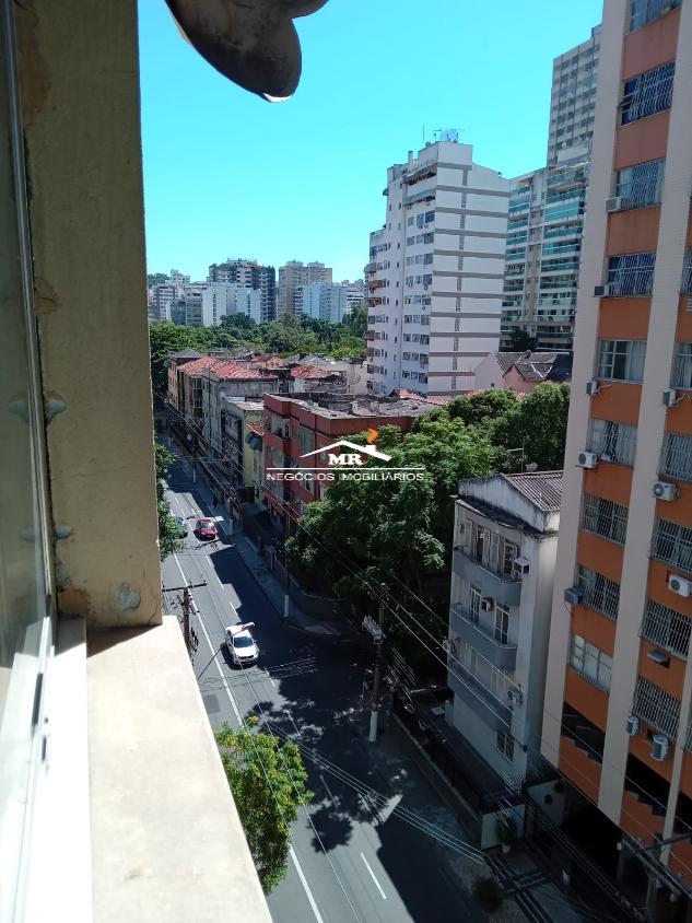 Apartamento à venda com 1 quarto, 50m² - Foto 14