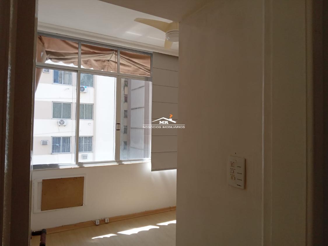 Apartamento à venda com 1 quarto, 50m² - Foto 4