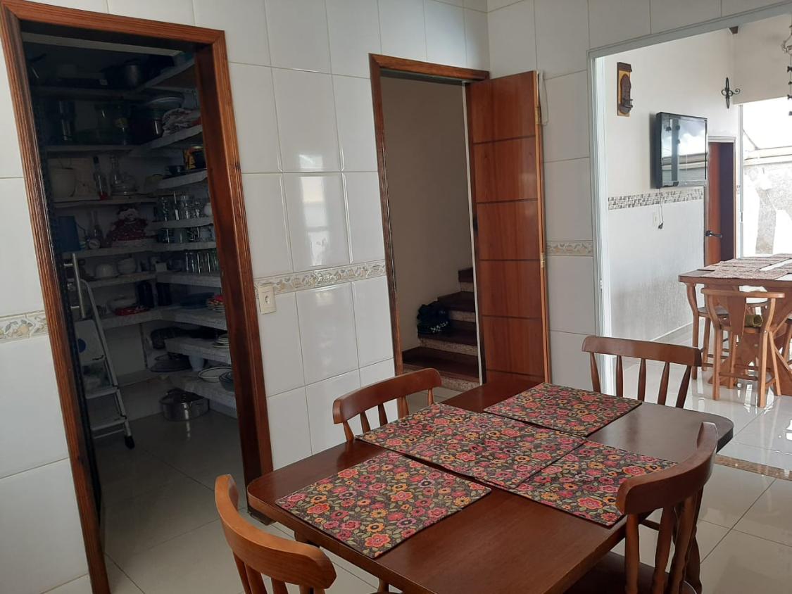 Casa de Condomínio à venda com 4 quartos, 300m² - Foto 33