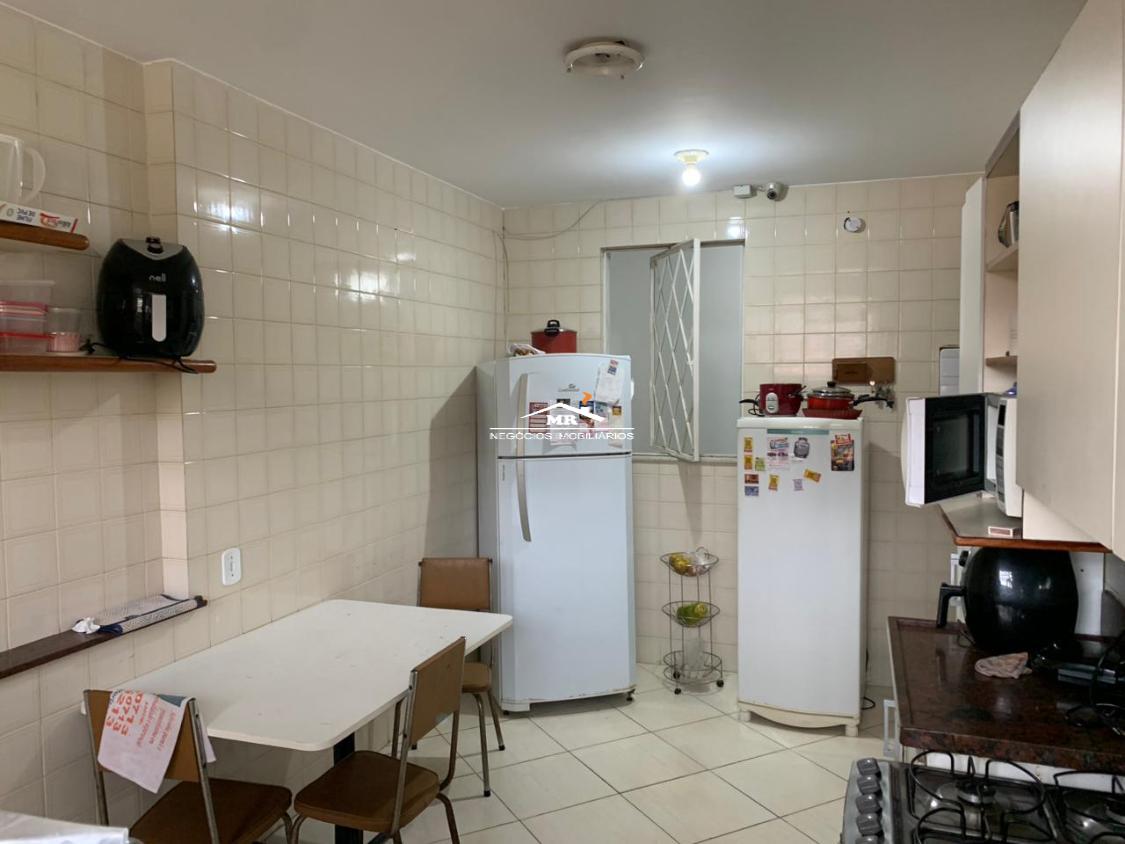 Casa à venda com 6 quartos, 140m² - Foto 8