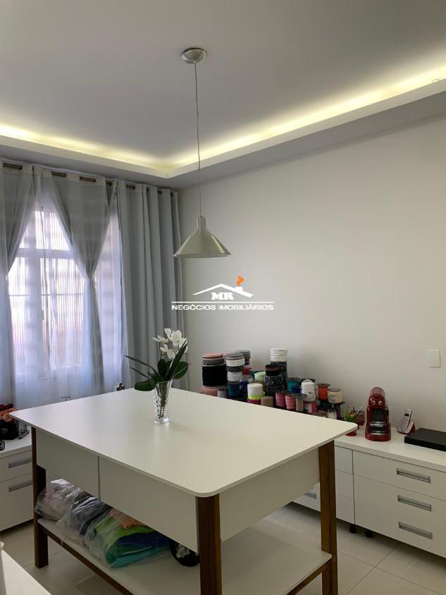 Apartamento à venda com 2 quartos, 70m² - Foto 3