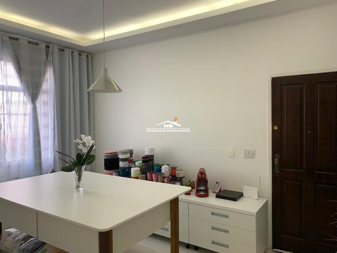 Apartamento à venda com 2 quartos, 70m² - Foto 2