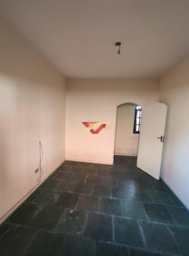 Casa à venda com 4 quartos, 260m² - Foto 8