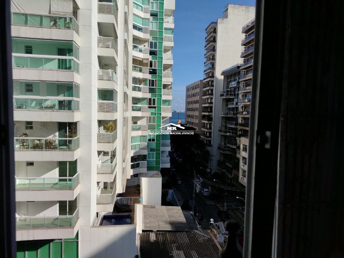 Apartamento à venda com 3 quartos, 130m² - Foto 7