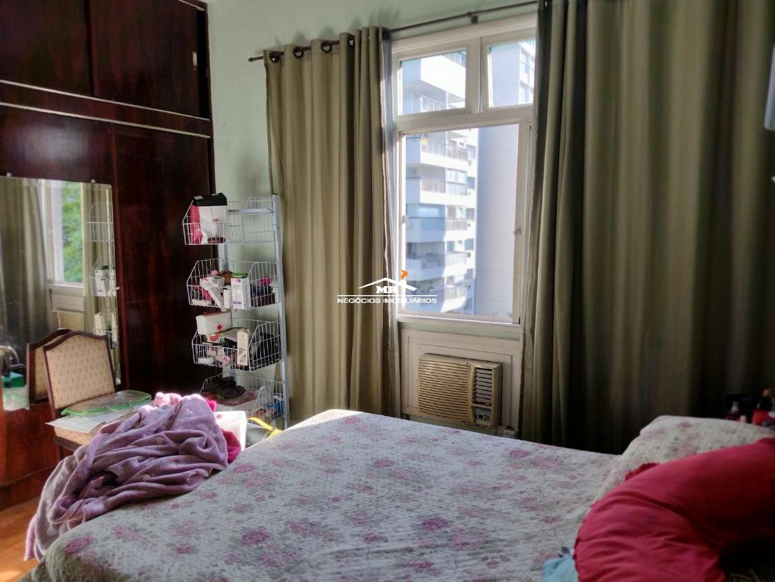 Apartamento à venda com 3 quartos, 130m² - Foto 13