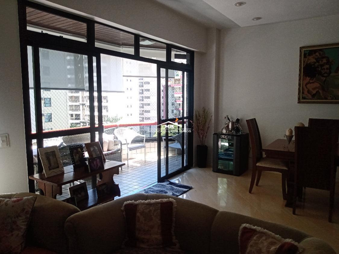 Apartamento à venda com 4 quartos, 180m² - Foto 2