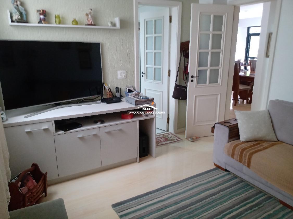 Apartamento à venda com 4 quartos, 180m² - Foto 11