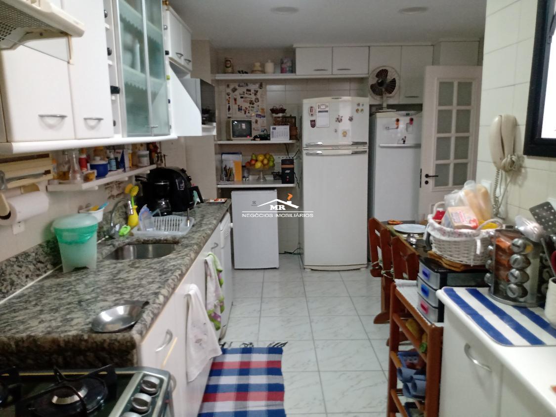 Apartamento à venda com 4 quartos, 180m² - Foto 22