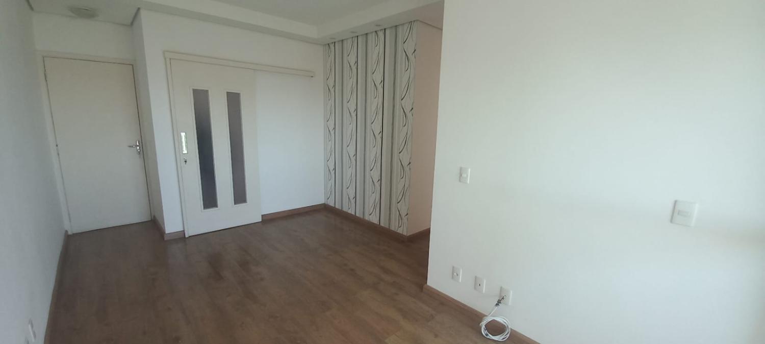 Apartamento à venda com 3 quartos, 74m² - Foto 2