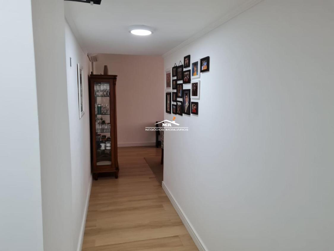 Apartamento à venda com 3 quartos, 140m² - Foto 4