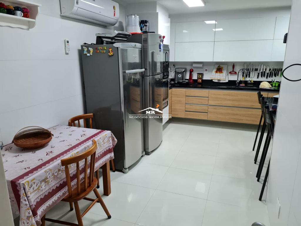 Apartamento à venda com 3 quartos, 140m² - Foto 23