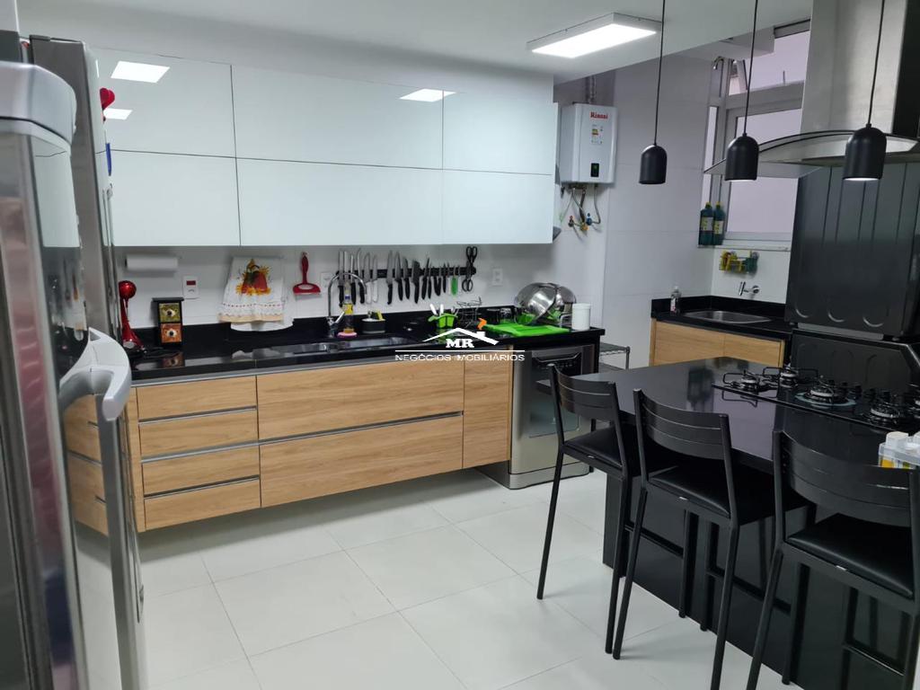 Apartamento à venda com 3 quartos, 140m² - Foto 18