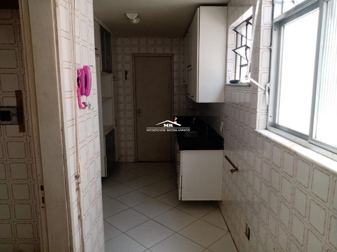 Apartamento à venda com 2 quartos, 60m² - Foto 13