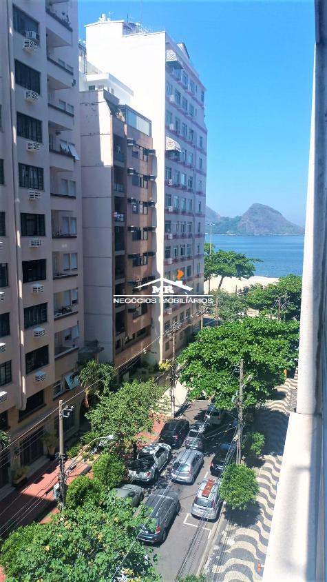 Apartamento à venda com 4 quartos, 260m² - Foto 2