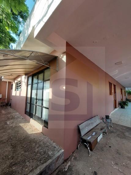 Casa à venda com 2 quartos, 188m² - Foto 1