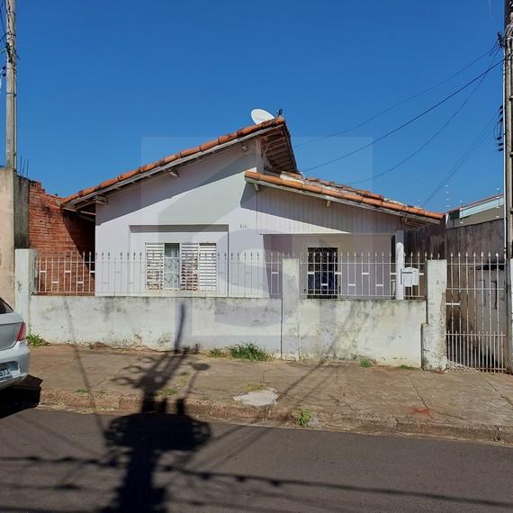 Casa à venda com 3 quartos, 55m² - Foto 1