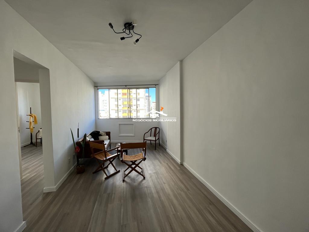 Apartamento à venda com 2 quartos, 62m² - Foto 1