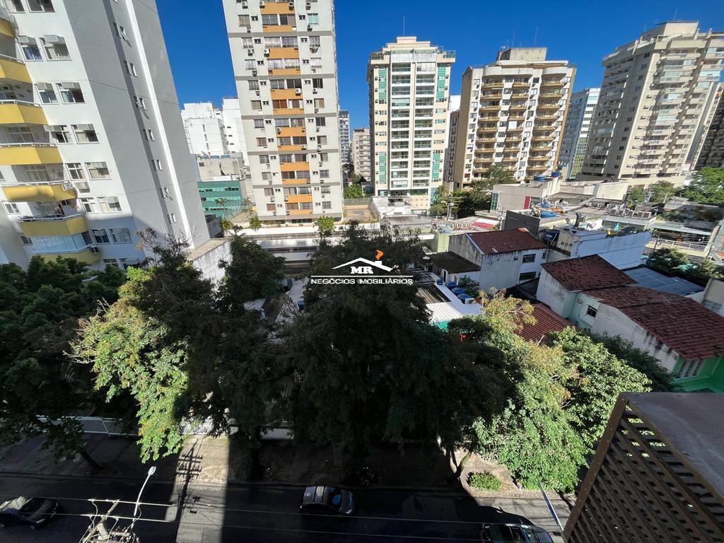 Apartamento à venda com 2 quartos, 62m² - Foto 4