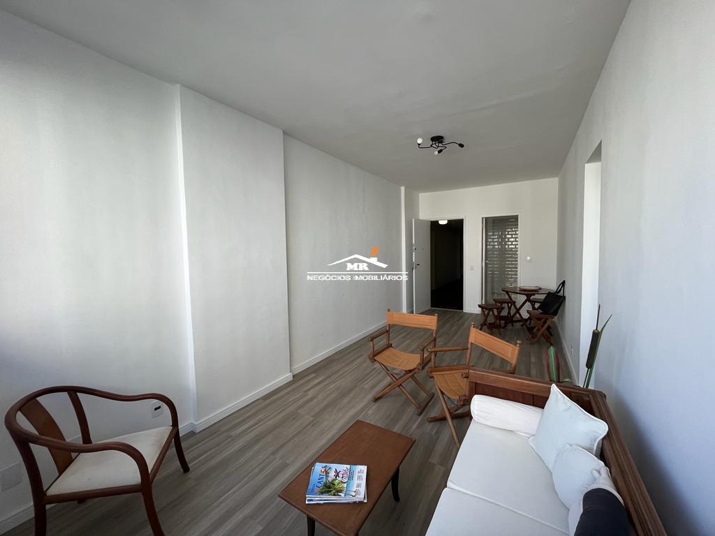 Apartamento à venda com 2 quartos, 62m² - Foto 2