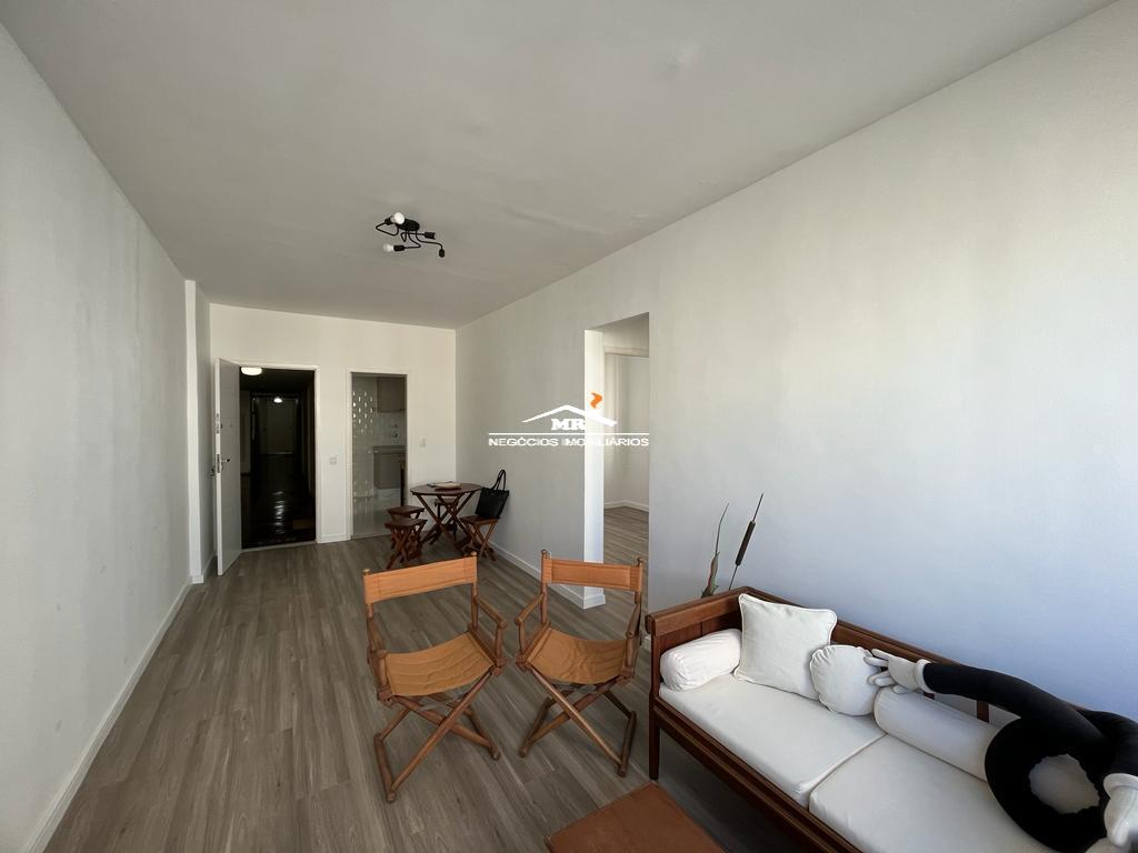 Apartamento à venda com 2 quartos, 62m² - Foto 3