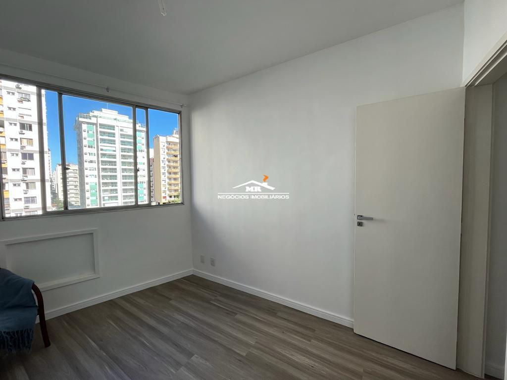 Apartamento à venda com 2 quartos, 62m² - Foto 6