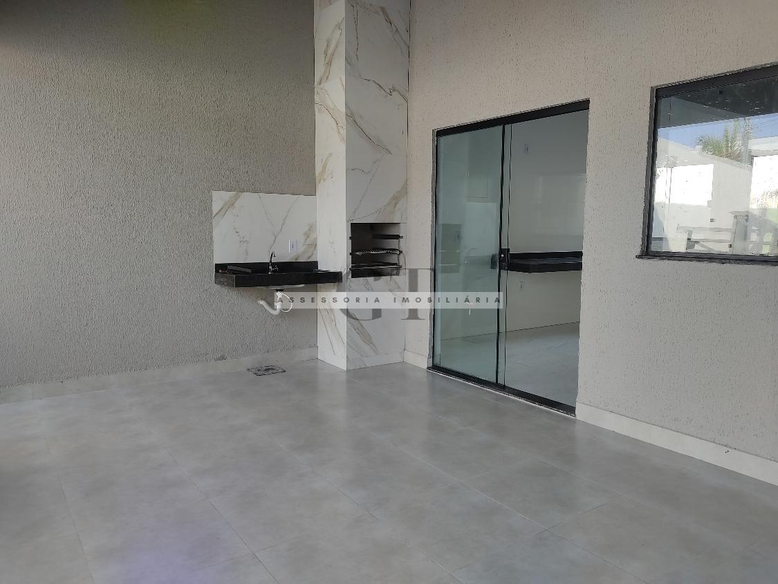 Casa à venda com 3 quartos, 100m² - Foto 1