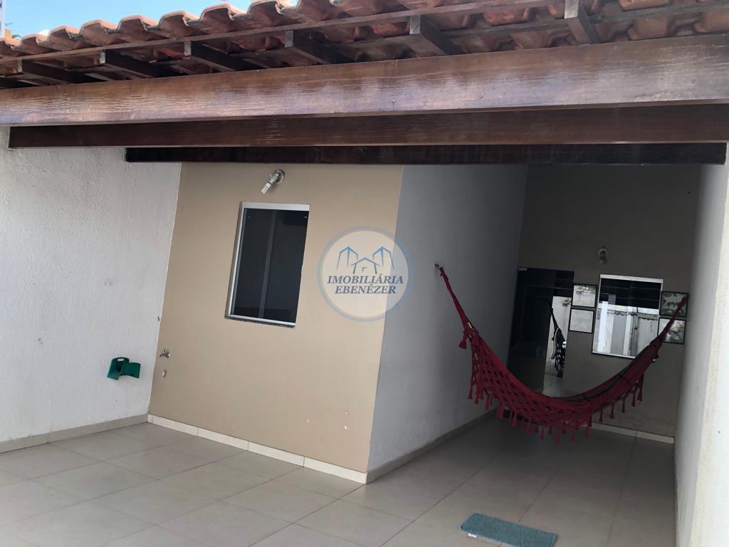 Casa à venda com 2 quartos, 150m² - Foto 1