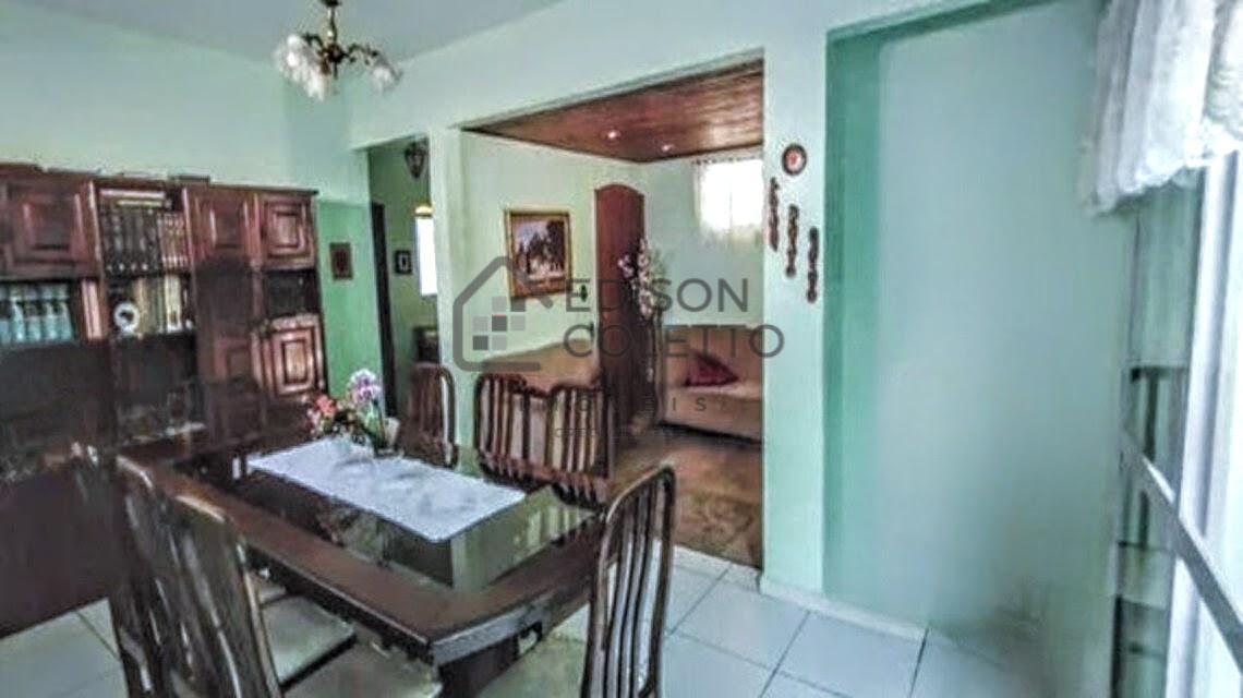 Casa à venda com 3 quartos, 271m² - Foto 1