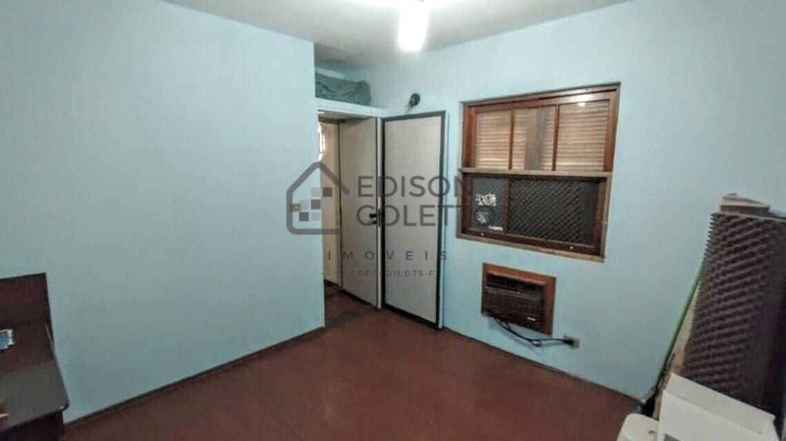 Casa à venda com 3 quartos, 271m² - Foto 15