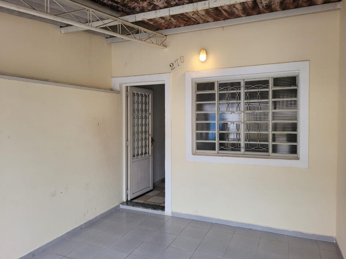 Casa à venda com 2 quartos, 76m² - Foto 1