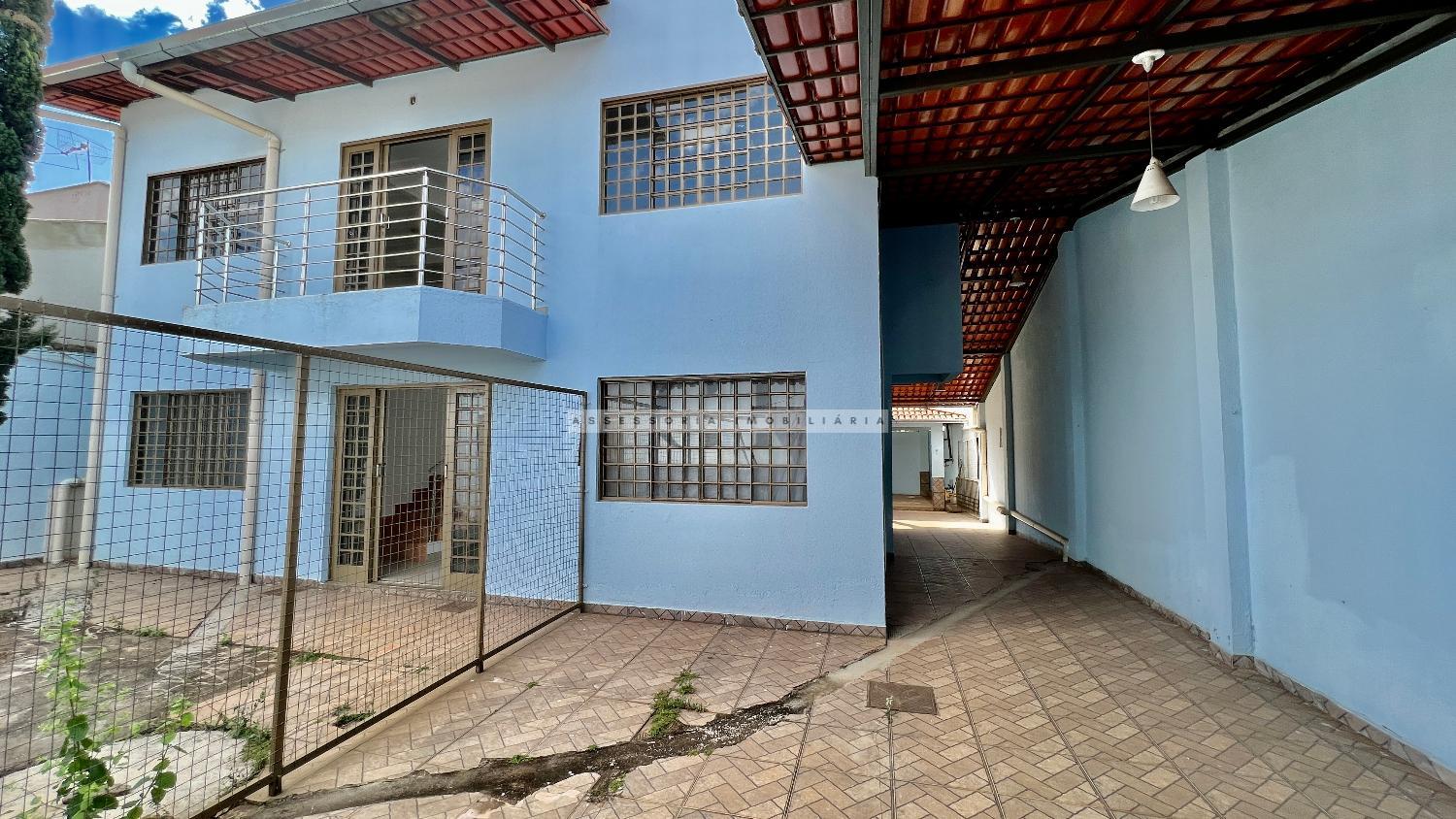 Sobrado à venda com 6 quartos, 219m² - Foto 3