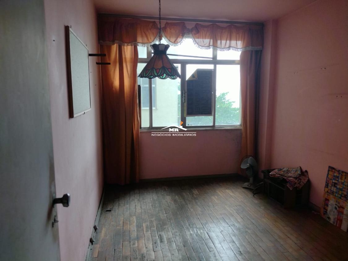 Apartamento à venda com 3 quartos, 167m² - Foto 3