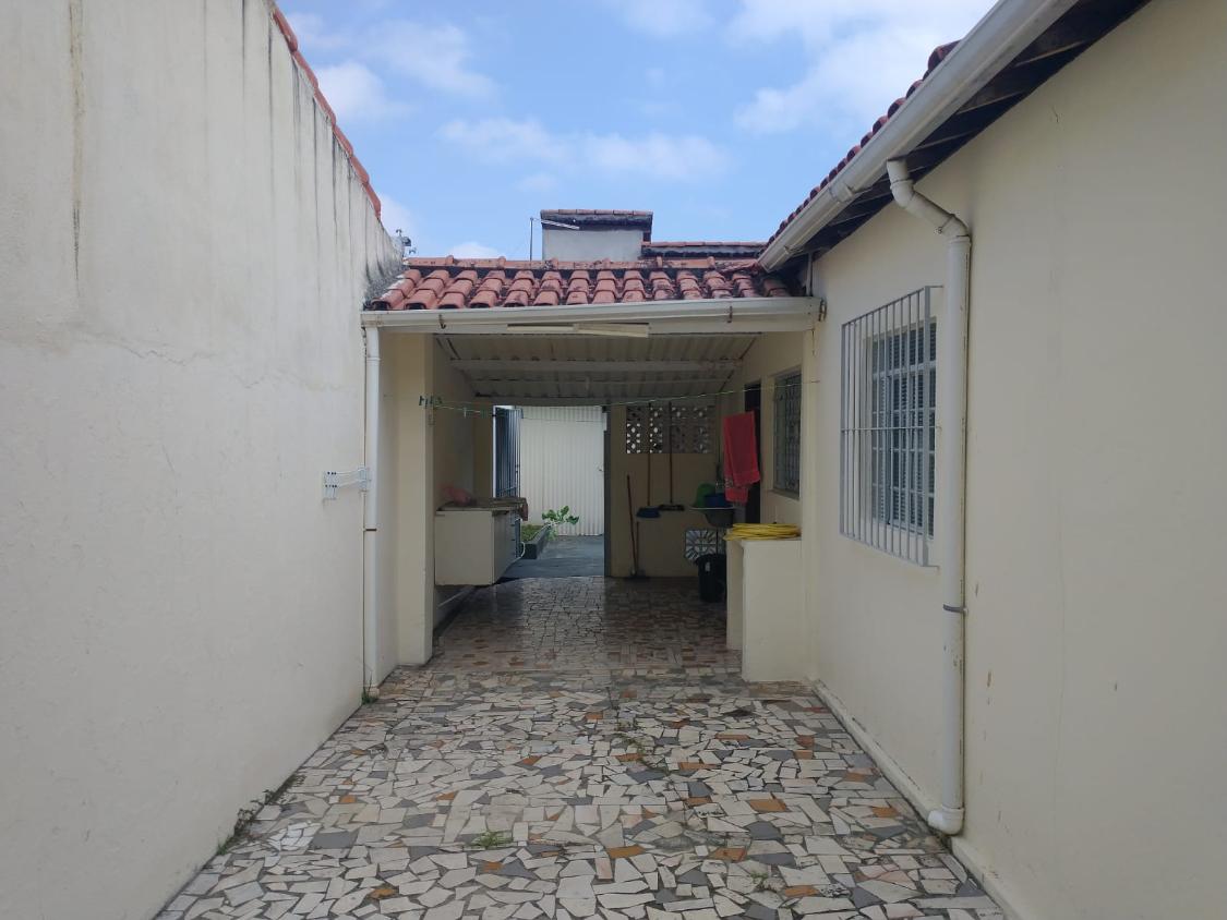 Casa à venda com 3 quartos, 80m² - Foto 4