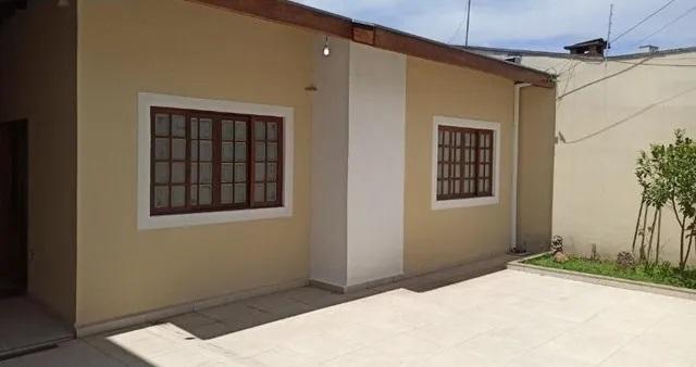 Casa à venda com 3 quartos, 200m² - Foto 2