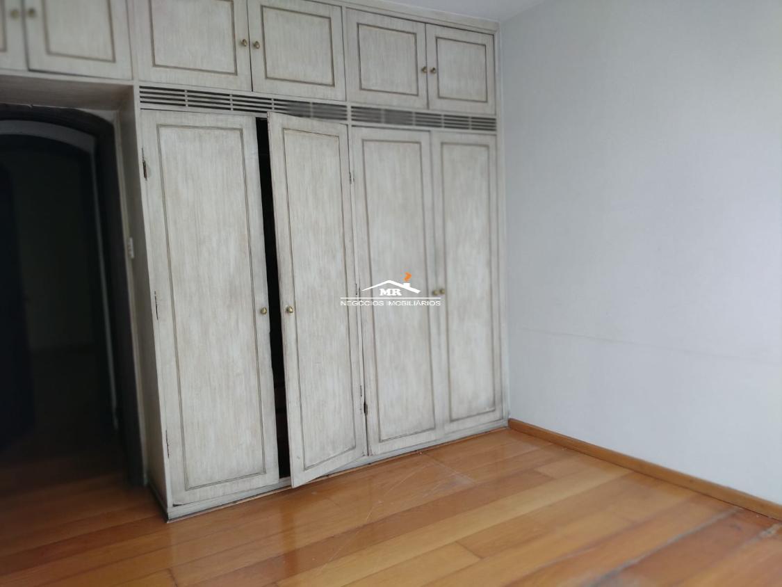 Apartamento à venda com 3 quartos, 158m² - Foto 13