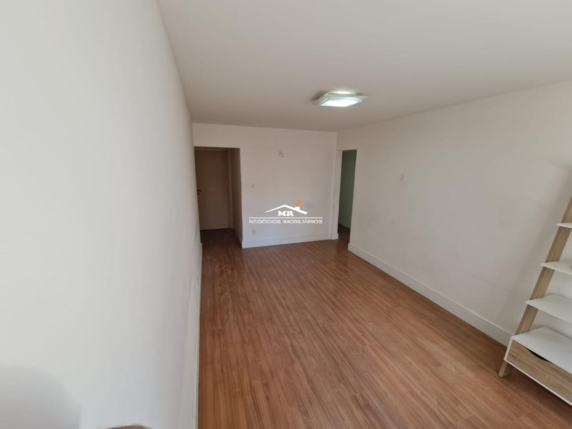 Apartamento à venda com 2 quartos, 102m² - Foto 4