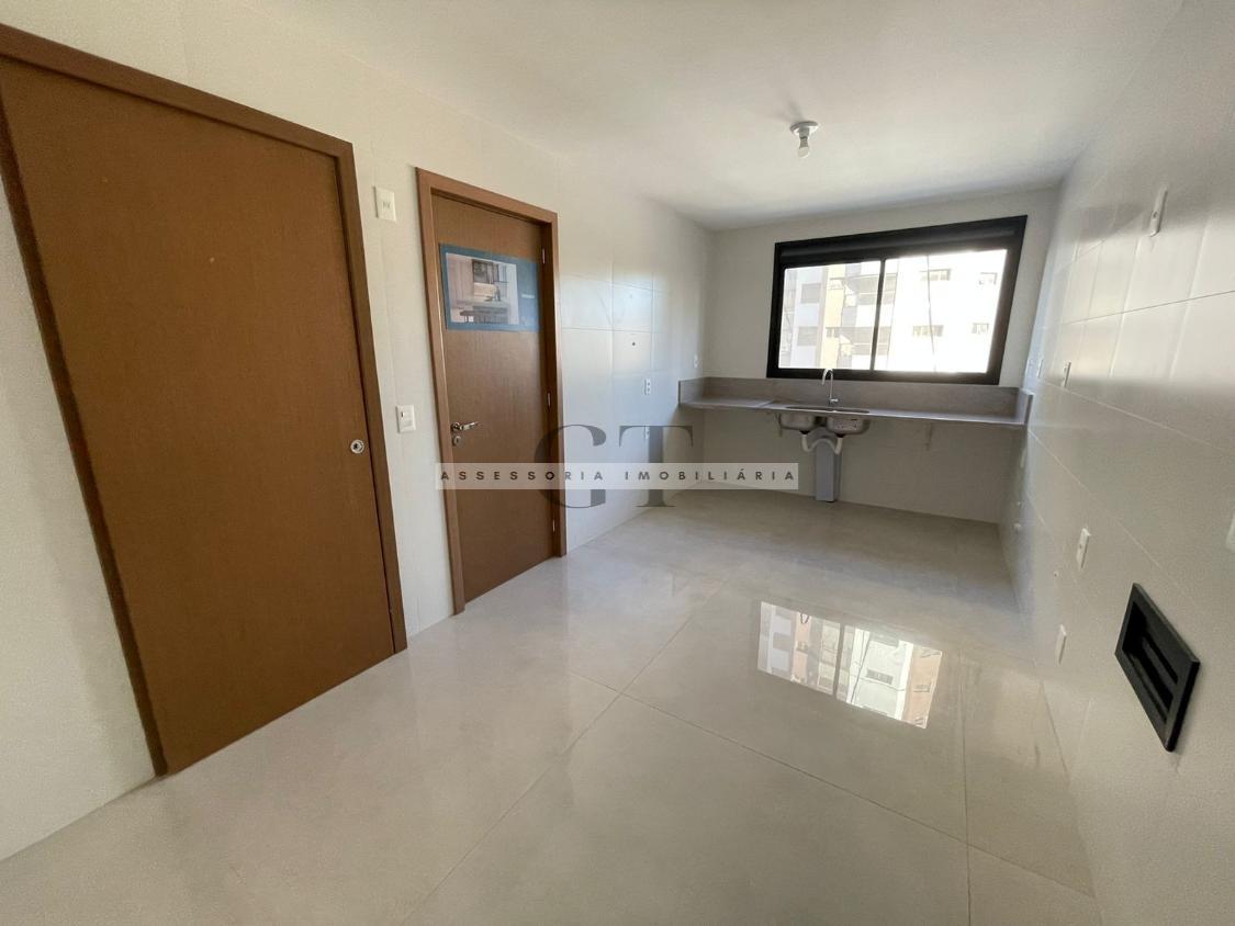 Apartamento à venda com 3 quartos, 221m² - Foto 11