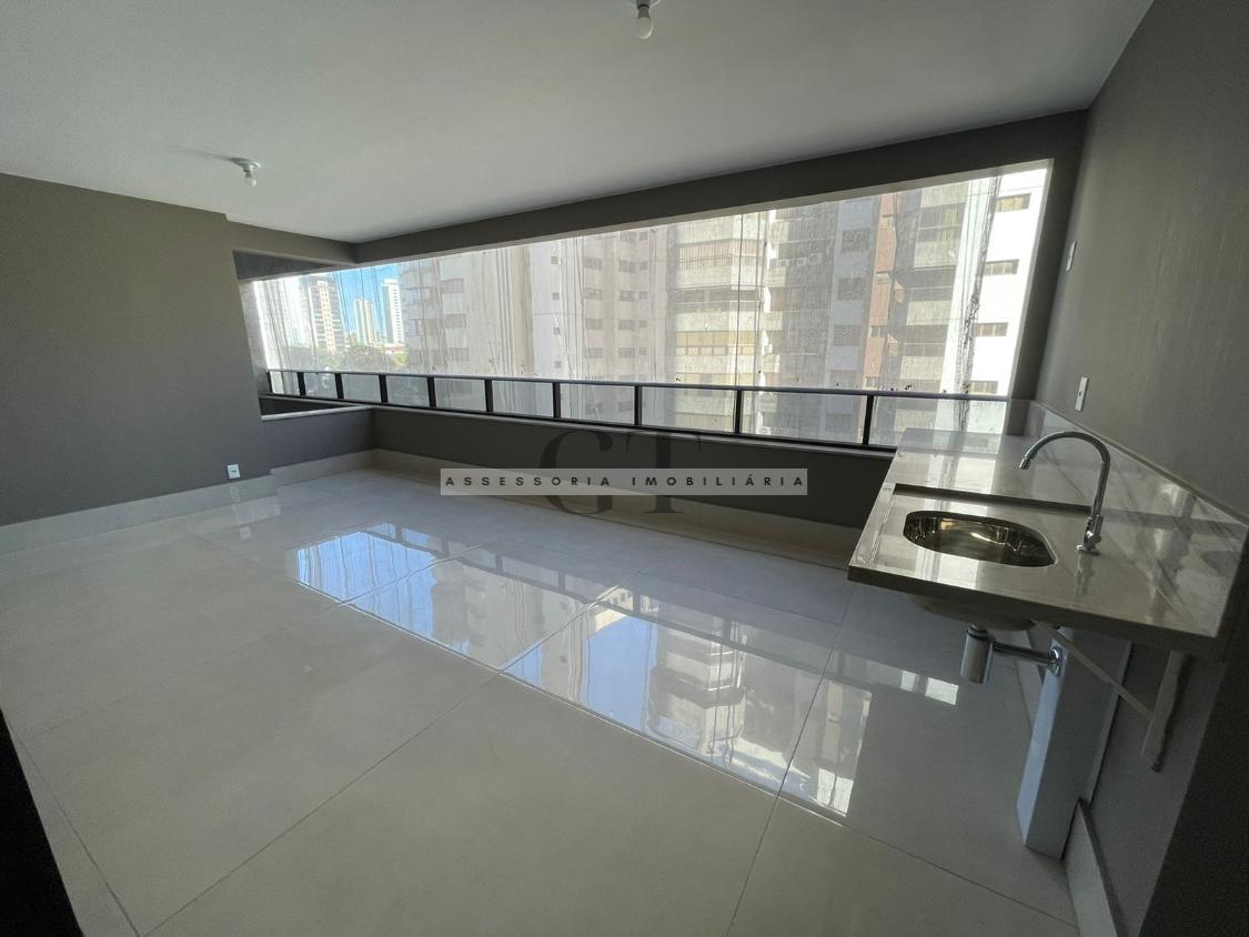 Apartamento à venda com 3 quartos, 221m² - Foto 1