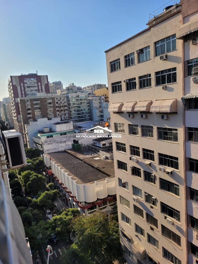 Apartamento à venda com 3 quartos, 140m² - Foto 33