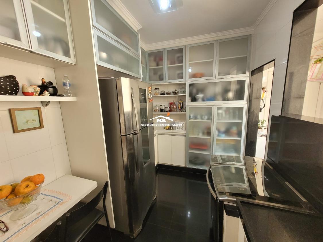 Apartamento à venda com 3 quartos, 140m² - Foto 28